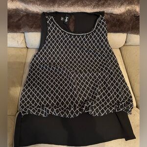 By & By Black with pattern Sleeveless Top size XL, like new